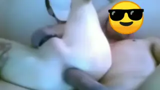 Slim Bottom Serves a Dominant Top Live