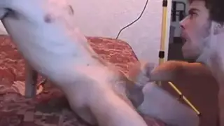 Muscular Guy Takes a Blowjob and Swallows the Load