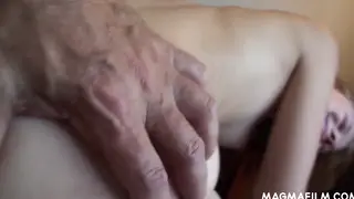 Petite Amateur Takes a Messy Creampie After Oral