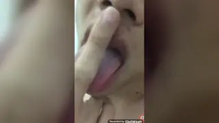 Amateur Guy Gives Sloppy Blowjob in Low-Light Clip