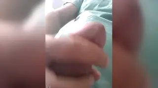 Amateur Guy Jerks Off in a Quick Solo Clip