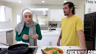 Petite Hijabi Stepmom Caught in POV Handjob Tease