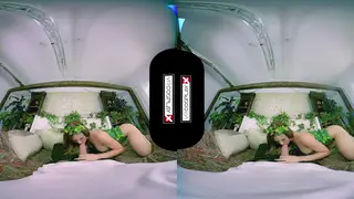 Curvy Poison Ivy Cosplay Takes Hard POV Cock in VR