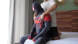 Hairy Hunk Edged to Explosive Cumshot During Massage