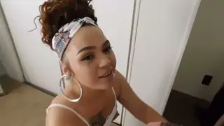 Ebony Goddess Works a Thick Shaft with Her Soles