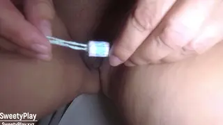 Curvy MILF Demonstrates Tampon Insertion While Pissing