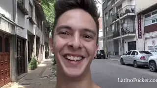 Twink Performs Oral on Straight Guy