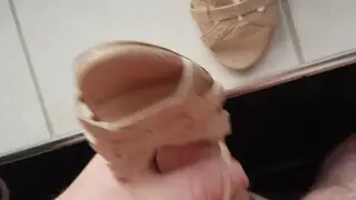 European Amateur Spills Cum on Leather High Heels