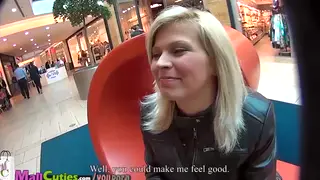 European Amateur Enjoys Public Encounter Outdoors