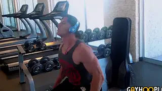 Muscular Jocks Trade Oral Pleasure Before Intense Anal