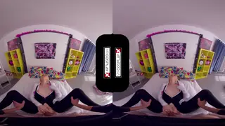 Blonde Cosplayer Explores Fantasy Threesome in VR