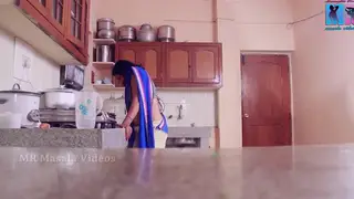 Indian MILF Enjoys Kitchen Gangbang With Squirting Finish