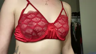 Petite Babe Models Sexy Lingerie in Close-Up Try-On