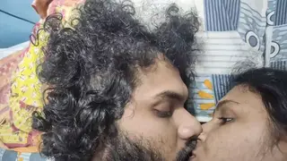 Indian MILF Seduces Her Driver for Anal