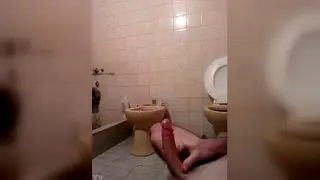 Amateur Guy Explores His Body in a Quiet Solo Session