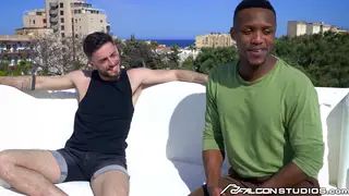Interracial Bareback Threesome with Muscular Studs