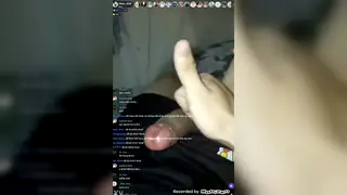Asian Twink Shows Off on Live Webcam Stream
