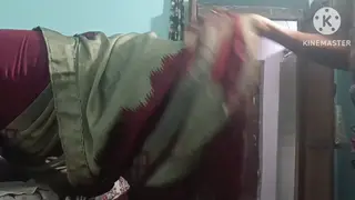 Indian Wife Enjoys Erotic Massage From Maid in Hotel Bathroom