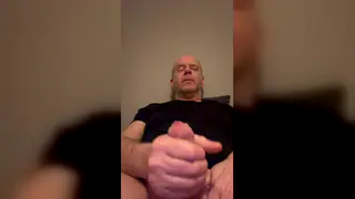 Mature Bear Reaches Powerful Solo Climax
