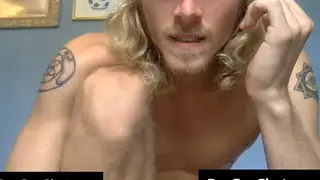 Blond Hunk Flexes and Strokes Live on Cam